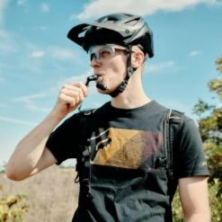 Fidlock Hydration Bladder -ClimbPro Store fidlock hermetic seal hydration bladder mountain equipment2